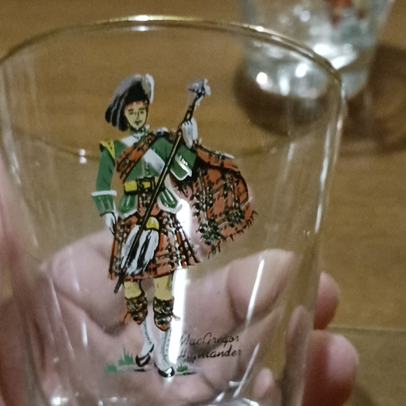 Barware Glasses Drinkware 4 Surnames Highlanders Four Glasses Shot Barware - Picture 4 of 6